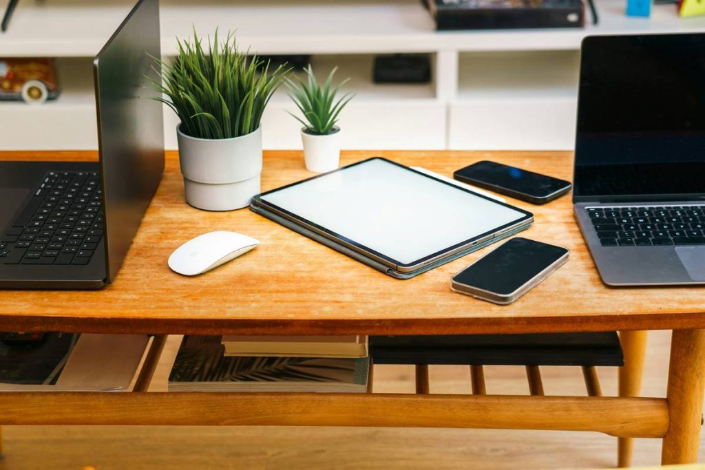 How to Build Your Room with Smart Furniture (Without Turning It Into a Tech Nightmare)