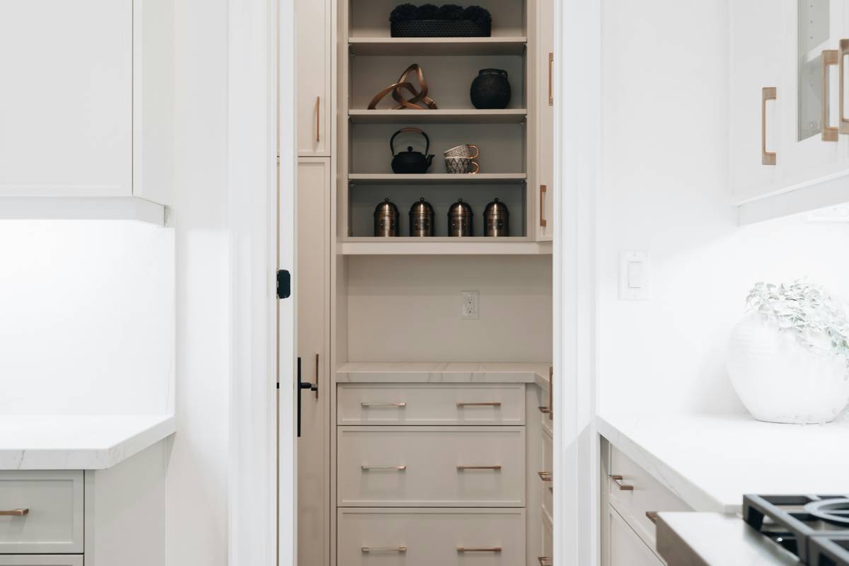 Space Saving Smart Furniture: The Ultimate Guide to Smarter, Smaller Living