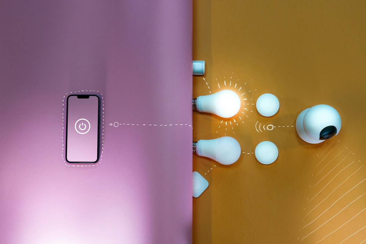 how do smart outlets work diagram showing Wi-Fi connection between outlet, smartphone, and smart furniture